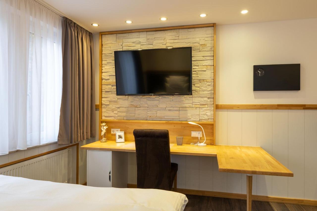 Hotel Post Mit Klimaanlage Neckarsulm Esterno foto