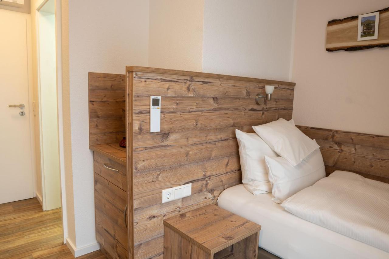 Hotel Post Mit Klimaanlage Neckarsulm Esterno foto