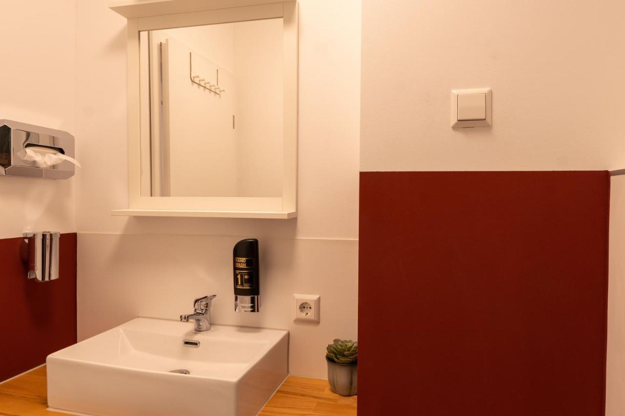 Hotel Post Mit Klimaanlage Neckarsulm Esterno foto