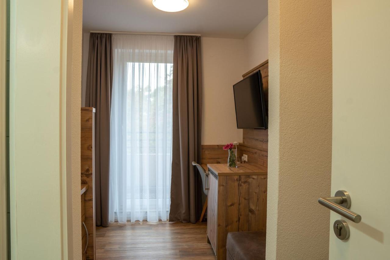 Hotel Post Mit Klimaanlage Neckarsulm Esterno foto