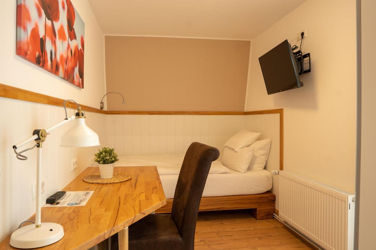 Hotel Post Mit Klimaanlage Neckarsulm Esterno foto