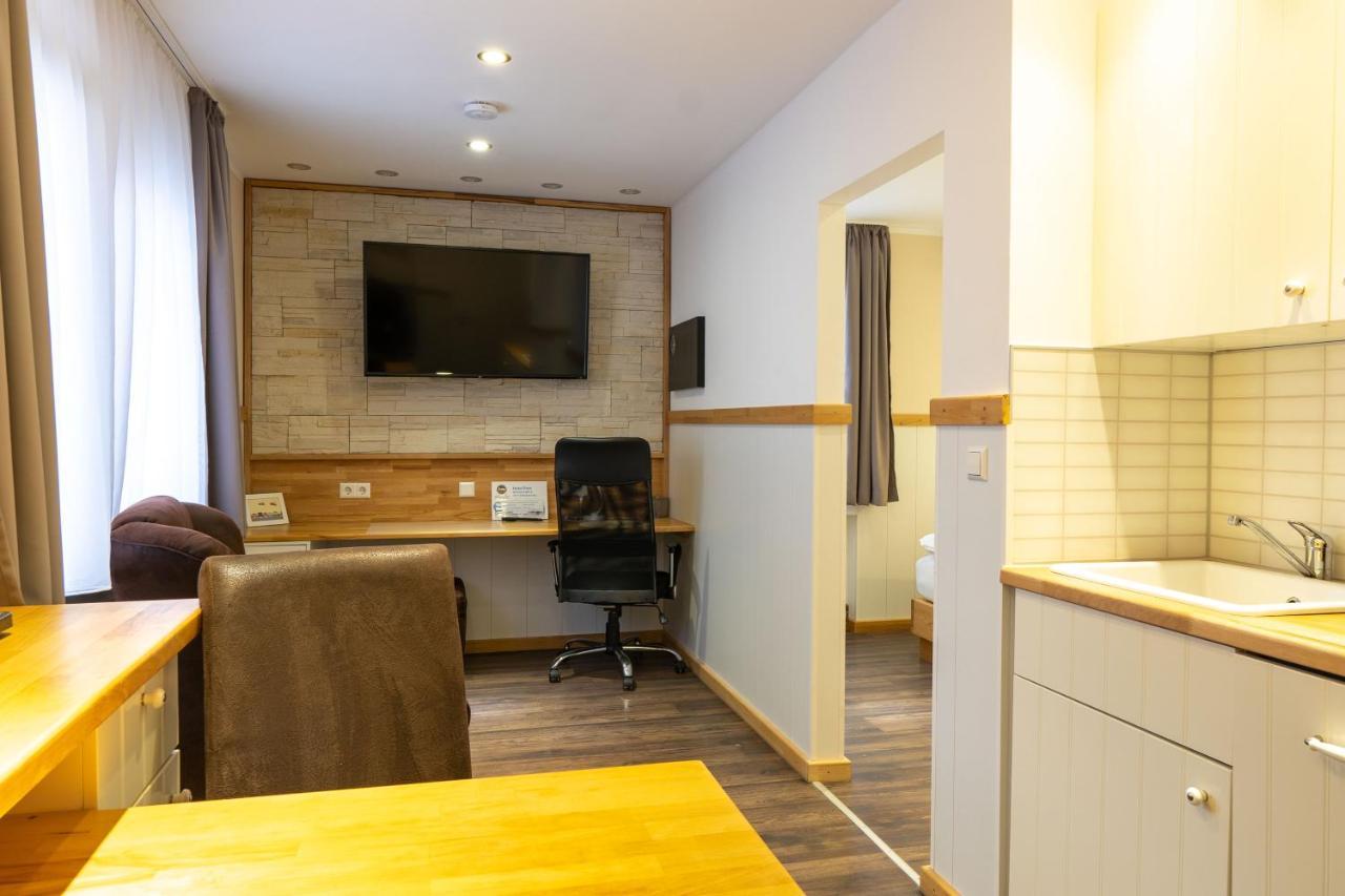Hotel Post Mit Klimaanlage Neckarsulm Esterno foto