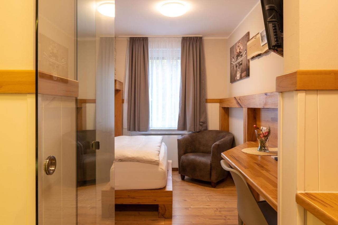 Hotel Post Mit Klimaanlage Neckarsulm Esterno foto