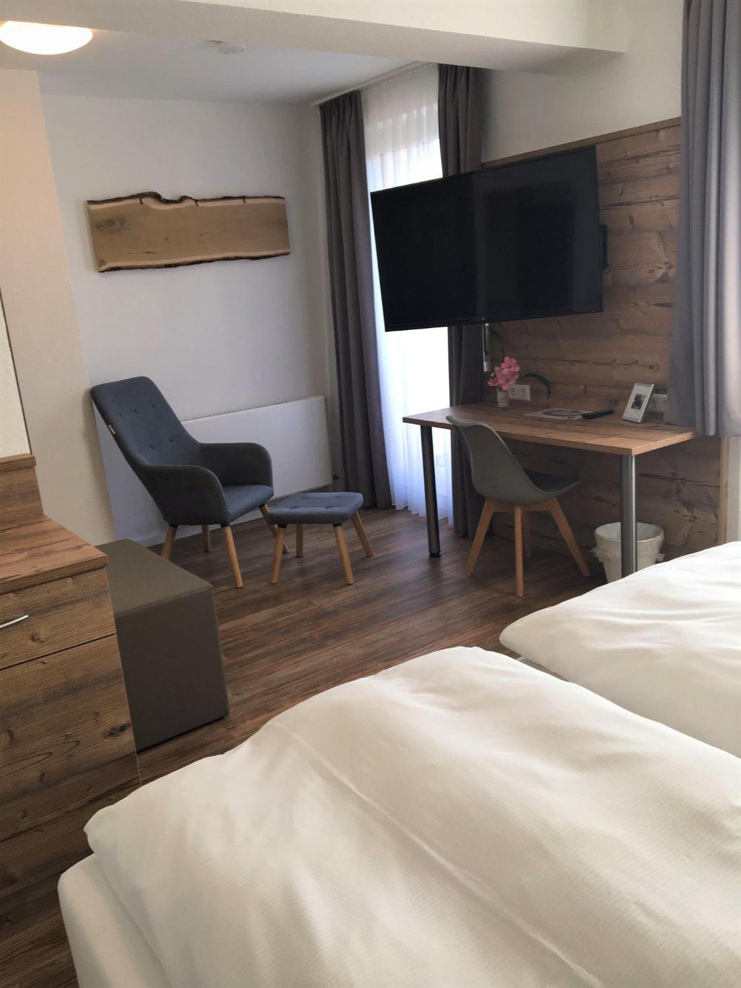 Hotel Post Mit Klimaanlage Neckarsulm Esterno foto